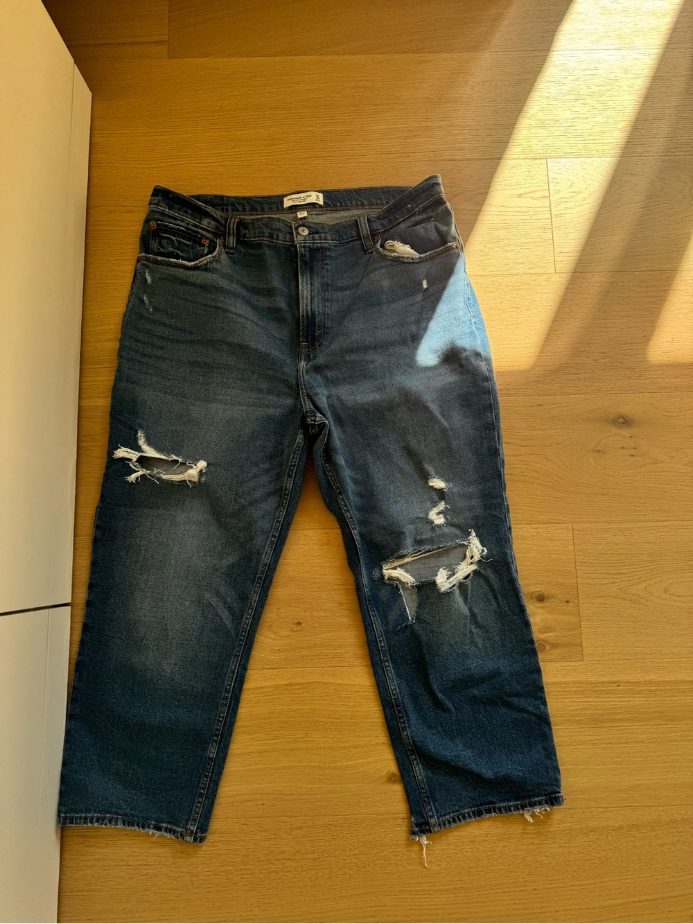 Abercrombie & Fitch Women’s Dark Blue Distressed Straight Jeans